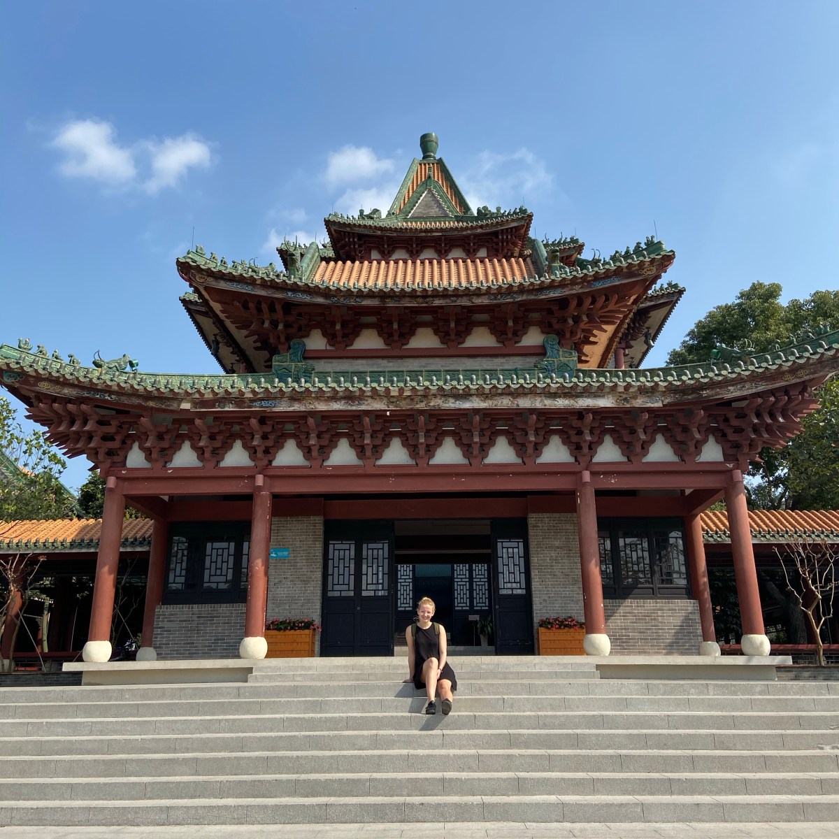 MOVING INTO MY APARTMENT IN&nbsp;CHINA!